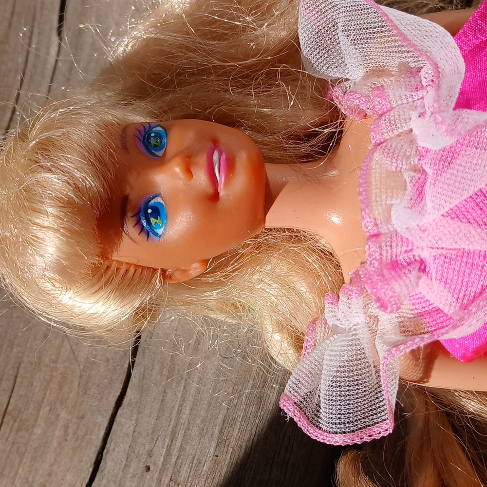 Barbie - Picture 2 of 5